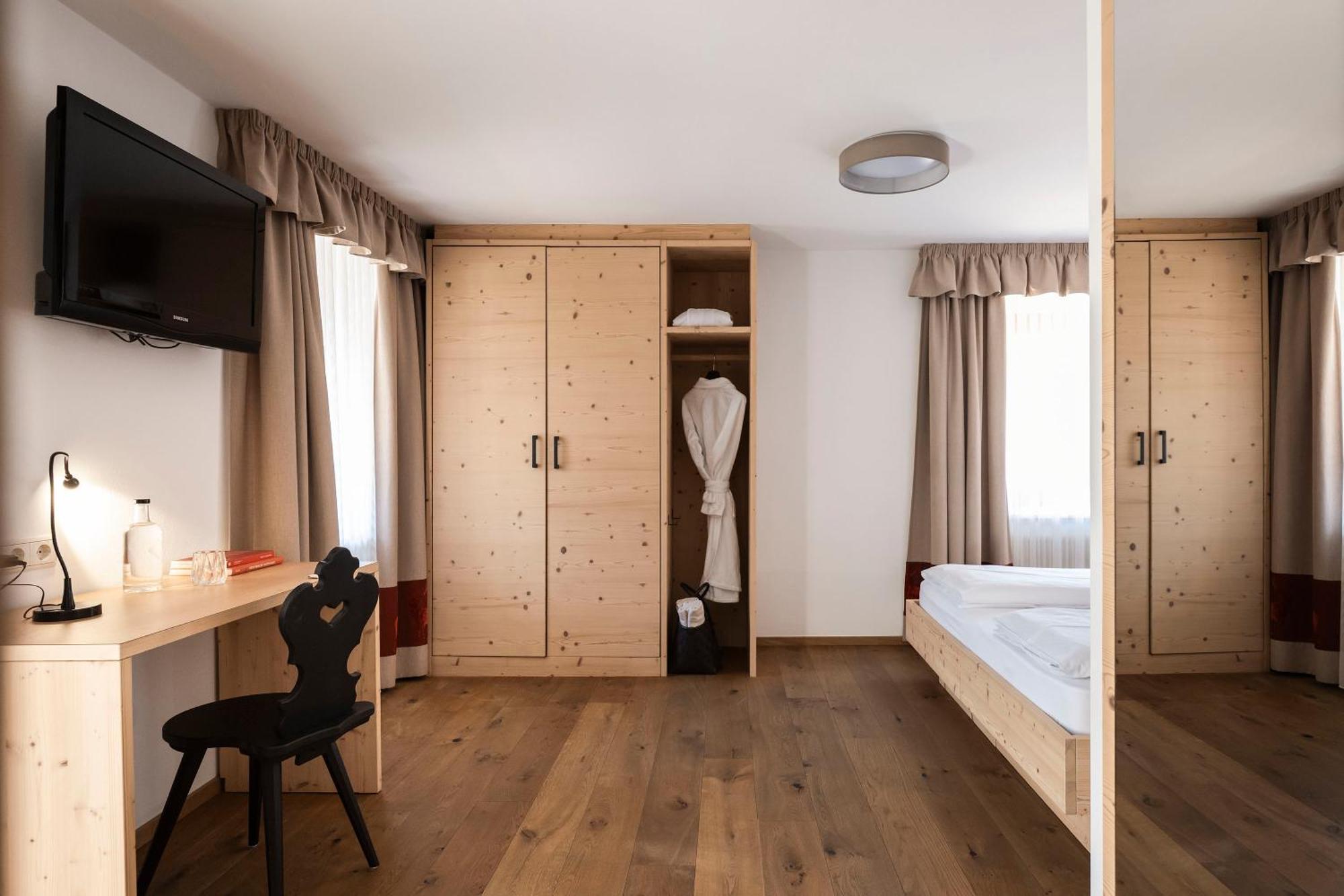 Boutique Hotel Eggele San Candido Esterno foto
