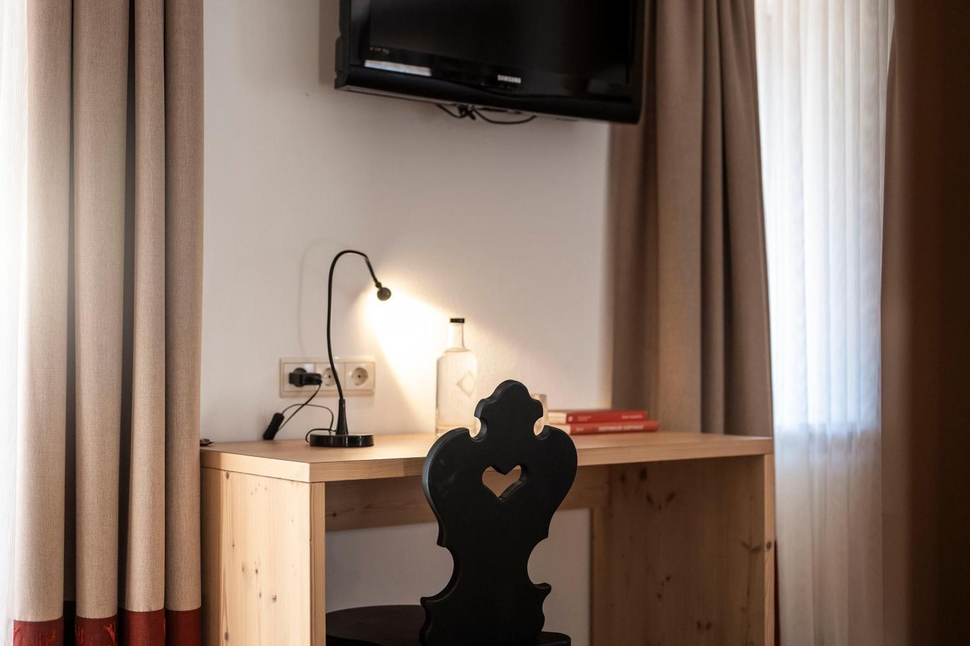 Boutique Hotel Eggele San Candido Esterno foto