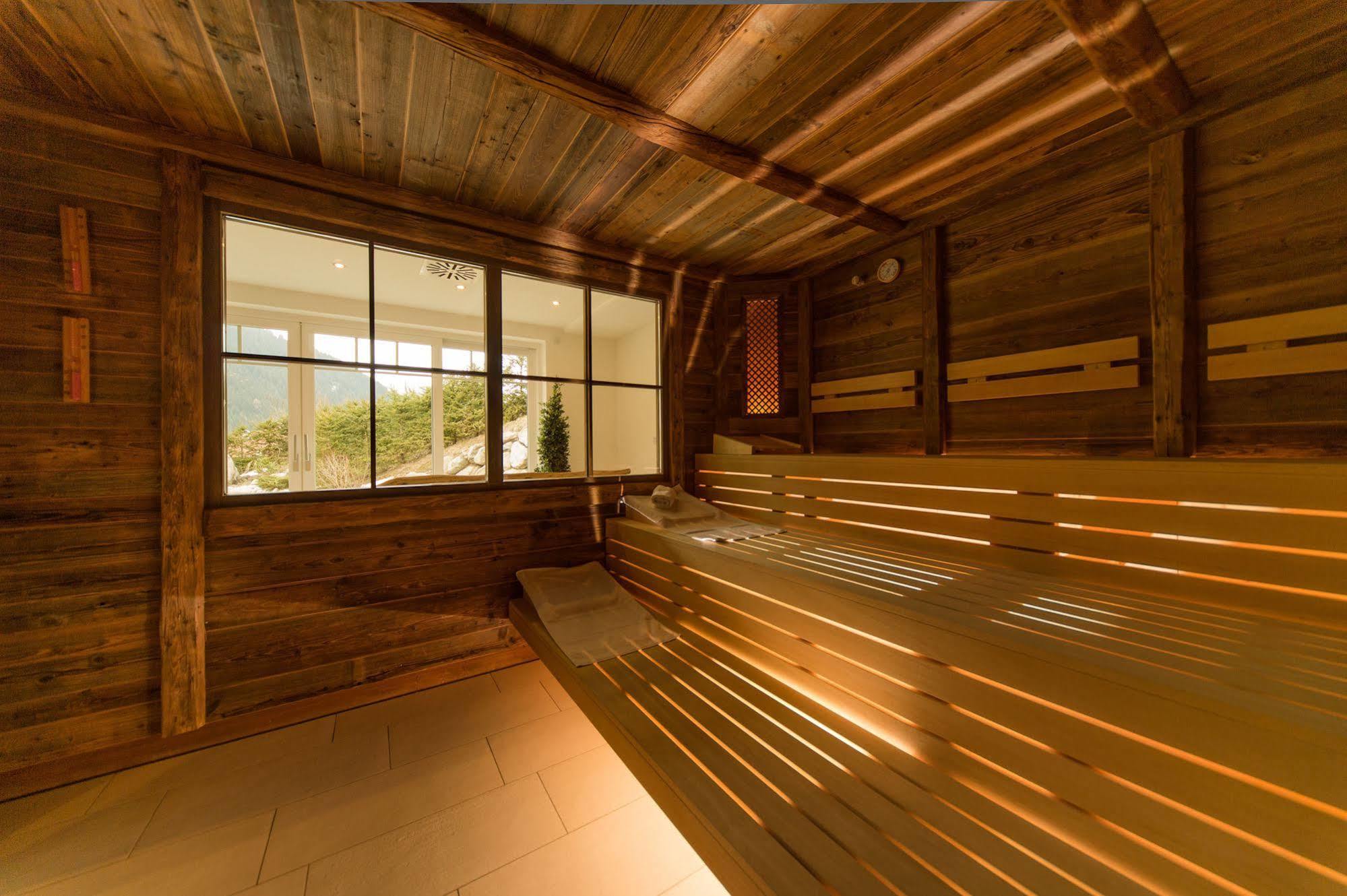 Boutique Hotel Eggele San Candido Esterno foto
