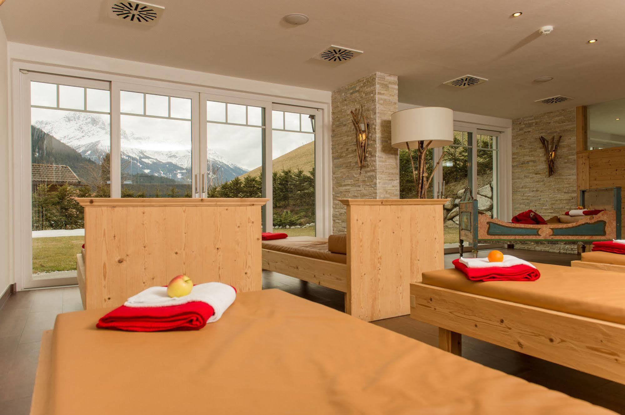 Boutique Hotel Eggele San Candido Esterno foto