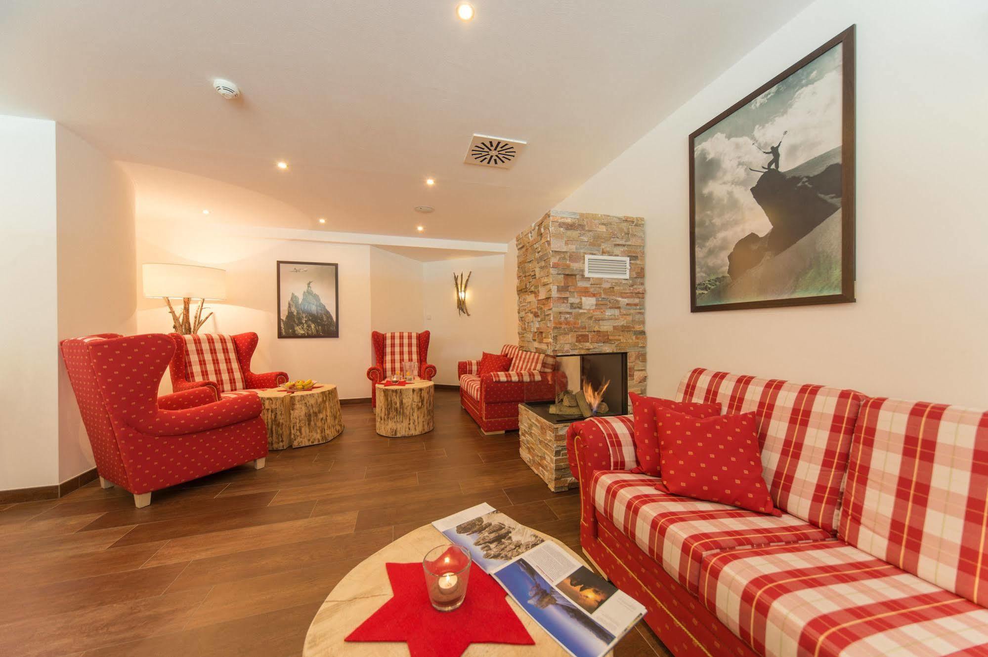 Boutique Hotel Eggele San Candido Esterno foto