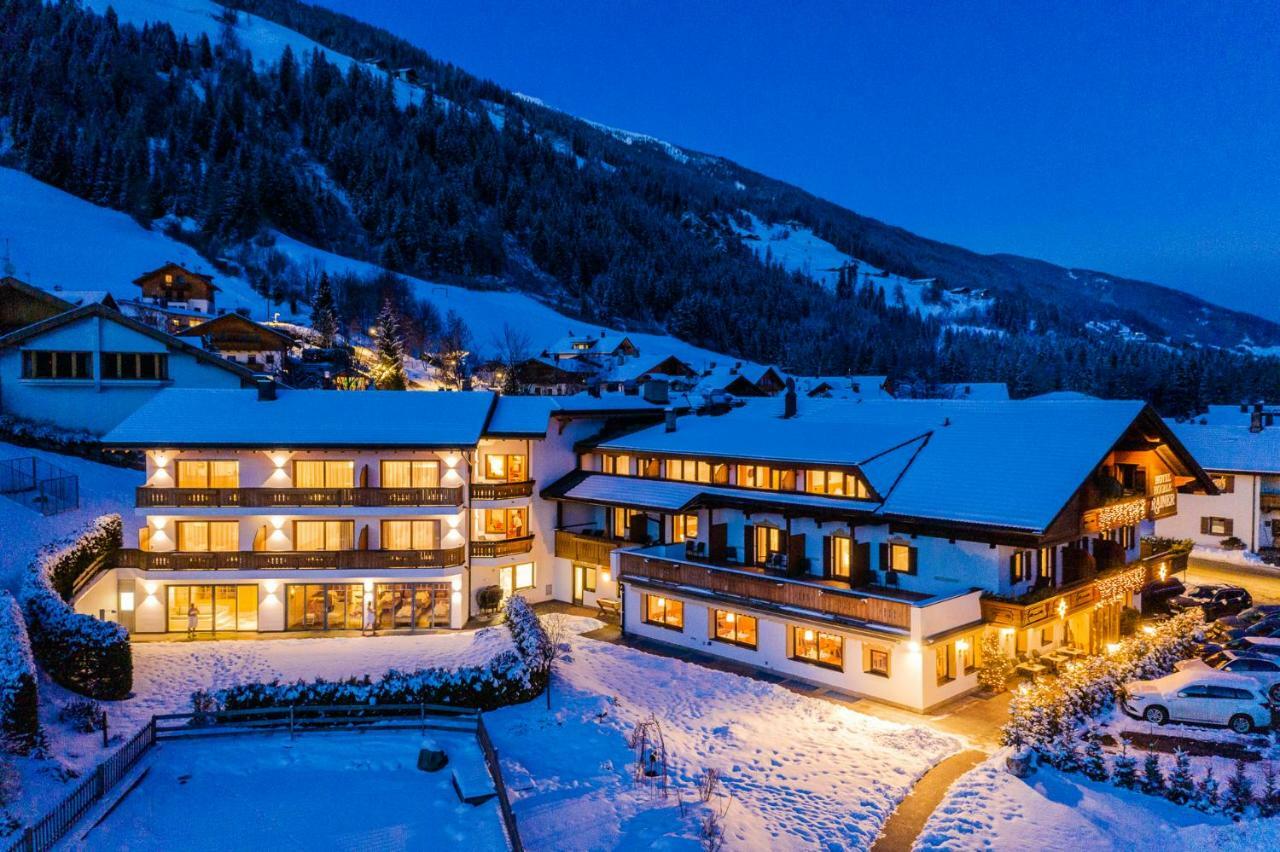 Boutique Hotel Eggele San Candido Esterno foto